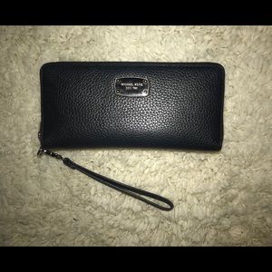 MK Wristlet/ Wallet - Fits iPhone +